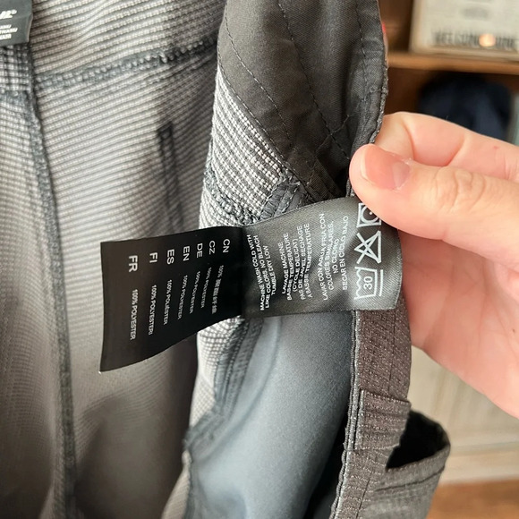 Kuhl mens vented mesh shorts size 40 - Picture 10 of 10